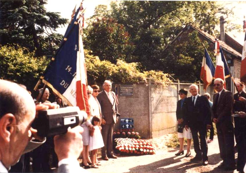 Cérémonie d'inauguration de la stèle